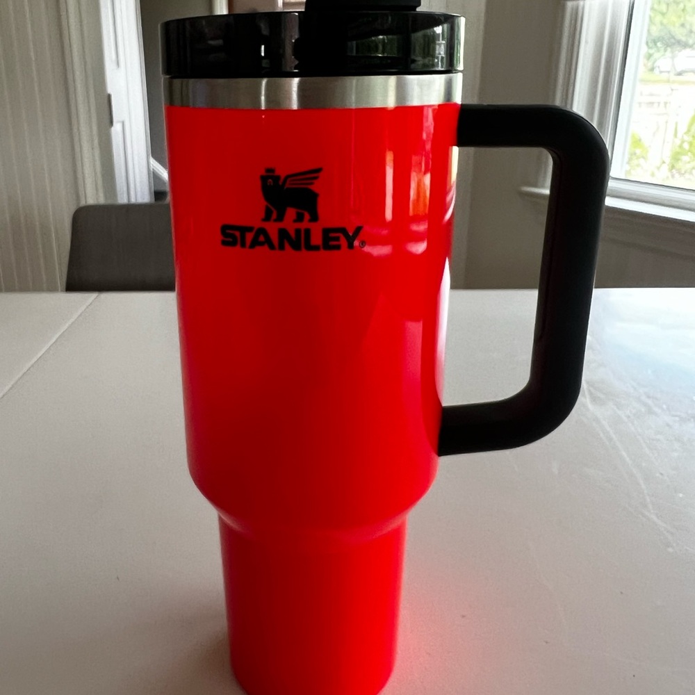 Stanley 40 oz ⚠️ Quencher Flowstate Neon Orange